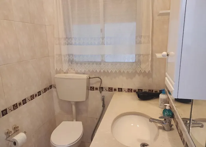 Privatunterkunft Perfect Near Airport 3