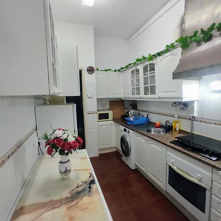 Perfect Near Airport 3 בית אירוח