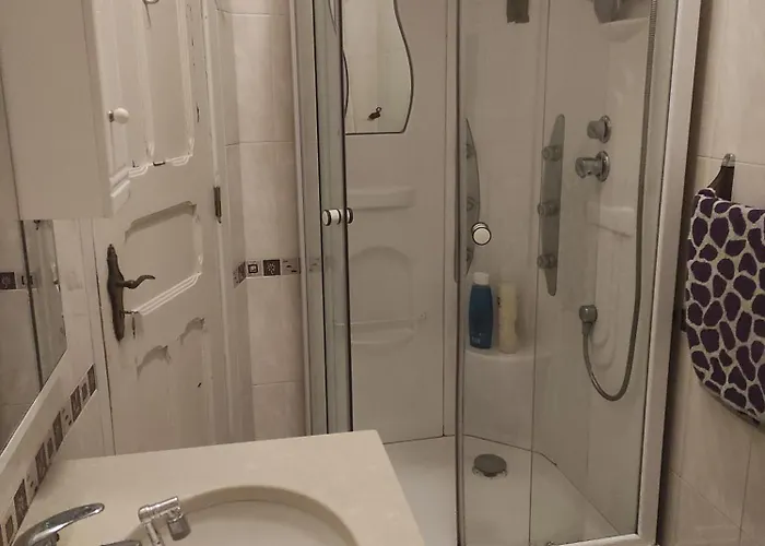 Perfect Near Airport 3 *